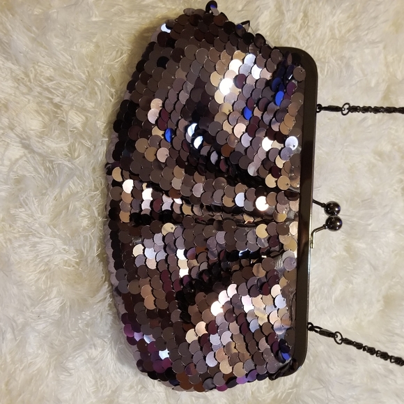 Forever 21 Sasha silver sequins evening bag. - Picture 5 of 10